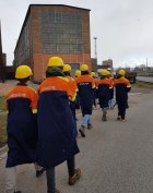 Projektteilnehmer(innen) im Freitaler Edelstahlwerk Projektteilnehmer(innen) im Freitaler Edelstahlwerk