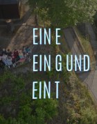 1. Einstellung Imagefilm Gruppe Jugendlicher von oben